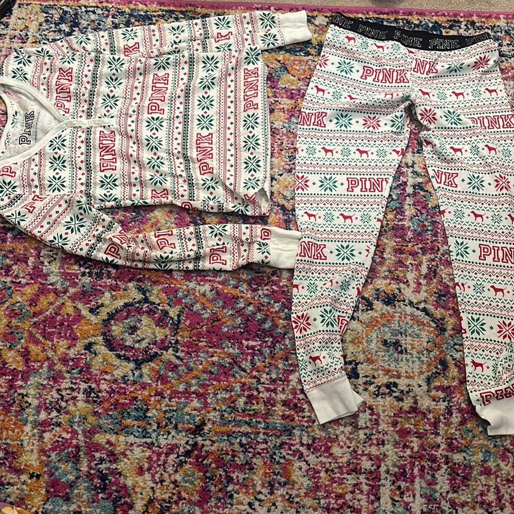 VS Pink Holiday pajama set Lrg